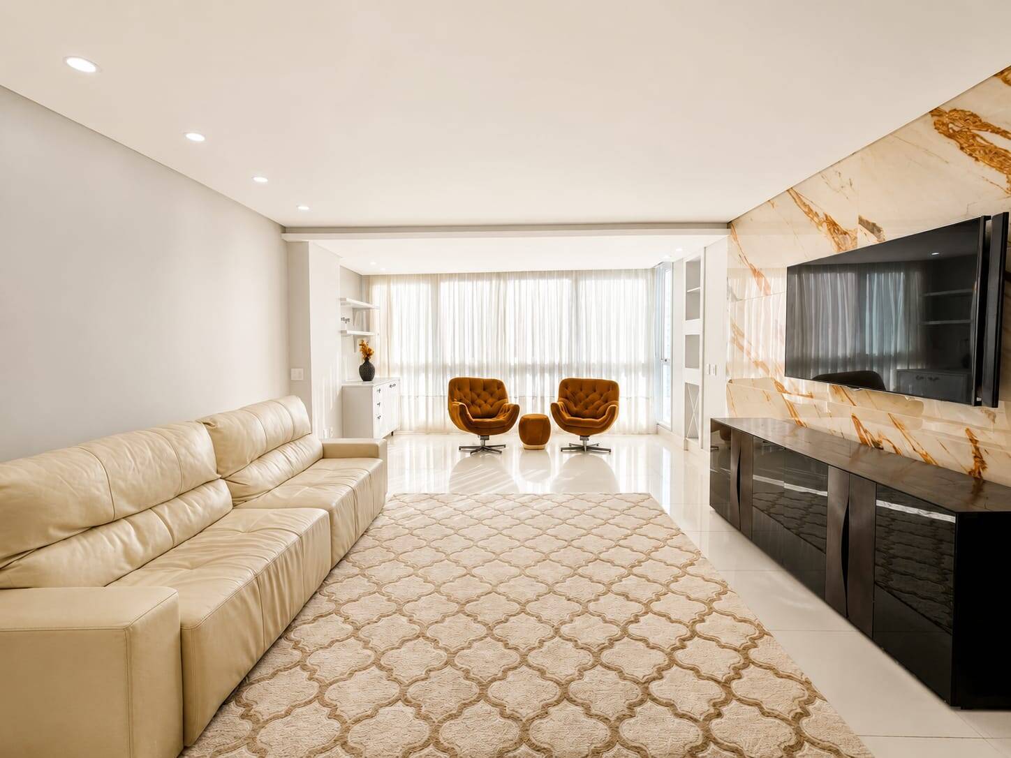 Ed. Torremolinos - Apartamento com 3 Suítes, 3 Vagas, Mobiliado.